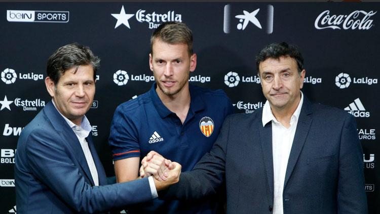 Neto akan dikontrak selama 4 musim di Valencia Copyright: Valenciacf.com