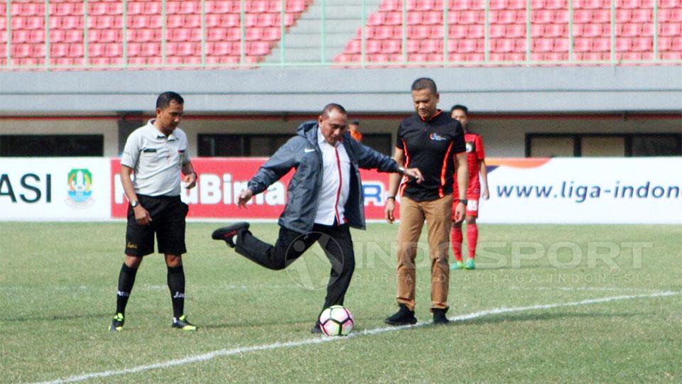 Ketua Umum Edy Rahmayadi buka Liga Indonesia U-19. Copyright: Juni Adi/Indosport.com