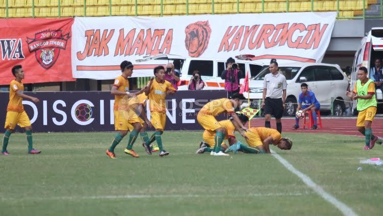 Persija U 19 vs Sriwijaya U 19. Copyright: Herry Ibrahim/Indosport.com
