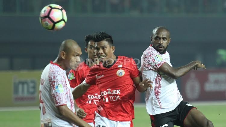 Persija Jakarta vs Persipura Jayapura Copyright: Herry Ibrahim/Indosport.com