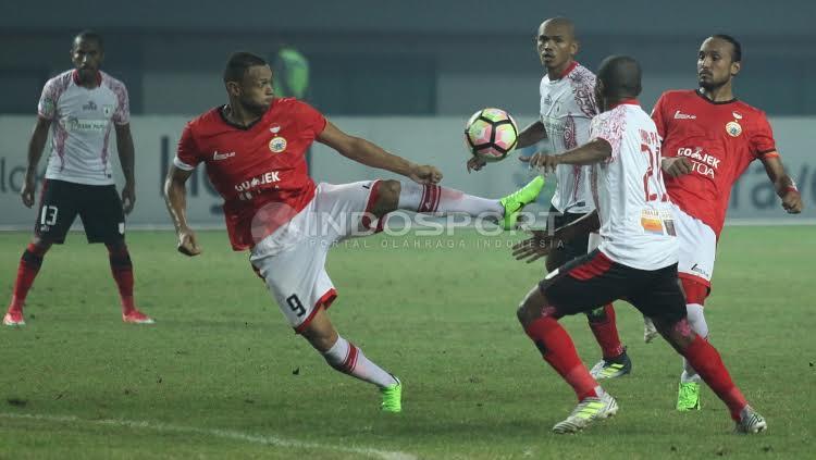 Persija Jakarta vs Persipura Jayapura berakhir imbang dengan skor 1-1.