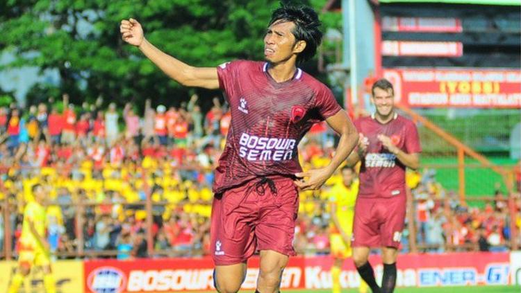 Selebrasi Syamsul usai cetak gol ke gawang Bhayangkara FC. Copyright: Twitter/PSM Makassar