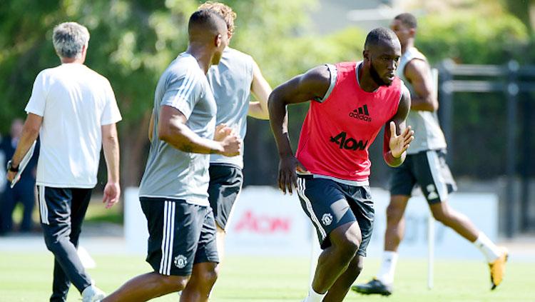 Romelu Lukaku jalani latihan perdana bersama Man United. Copyright: INDOSPORT