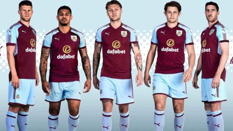 Jersey anyar Burnley. Copyright: Official Website