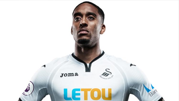 Jersey anyar Swansea City. Copyright: Official Website