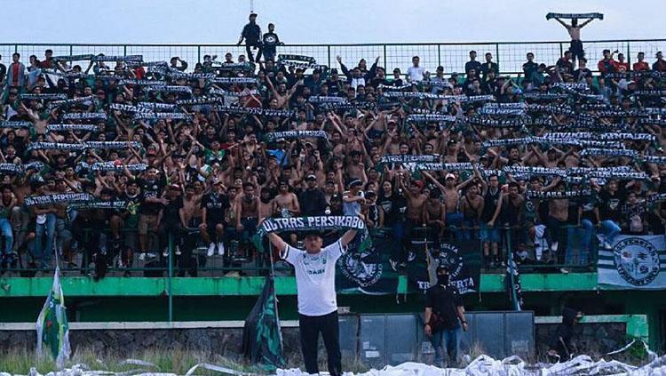 Raja Isa bersama dengan Ultras Persikabo Kabupaten Bogor. Copyright: Instagram @UPCS09