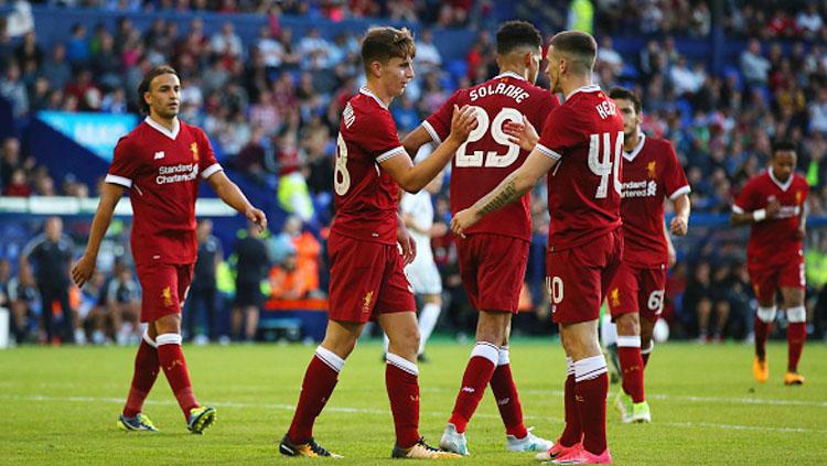 Ben Woodburn merayakan selebrasi bersama Ryan Kent. Copyright: INDOSPORT