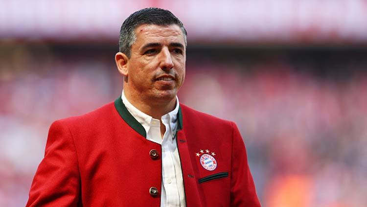 Legenda Bayern Munchen, Roy Makaay saat menyaksikan pertandingan Munchen melawan Hannover. Copyright: INDOSPORT