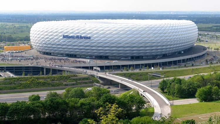 Tampilan Stadion Allianz Arena dari jarak jauh. Copyright: INDOSPORT