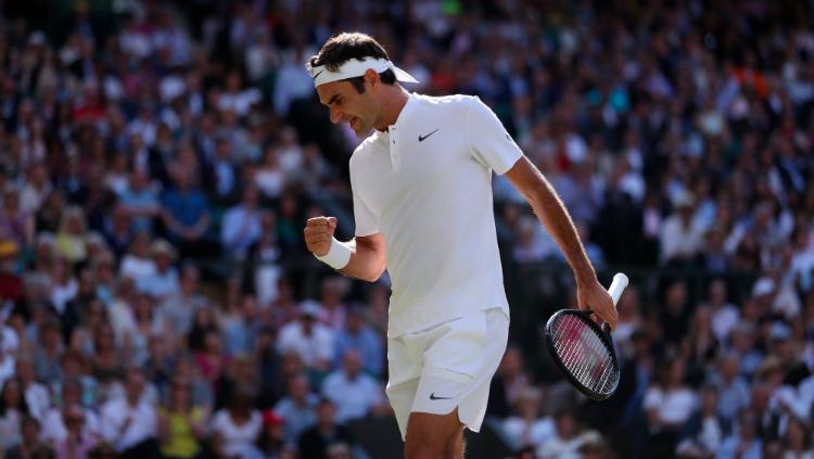 Roger Federer melangkah ke final Wimbledon 2017. - INDOSPORT