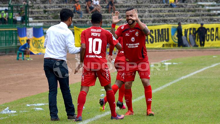 Semen Padang saat bertanding lawan Persegres Gresik United. Copyright: Taufik Hidayat/INDOSPORT