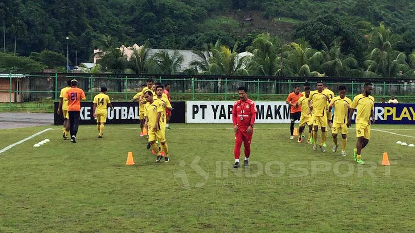 Pemain Semen Padang saat latihan di Serui. Copyright: Taufik Hidayat/Indosport.com