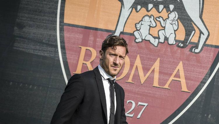 Francesco Totti diangkat menjadi petinggi klub. Copyright: Twitter/@OfficialASRoma