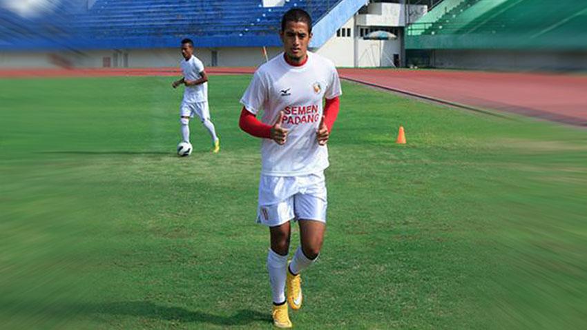 Kapten Semen Padang, Hengki Ardiles.