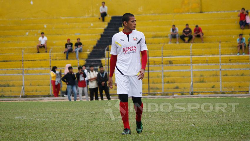Kapten Semen Padang, Hengki Ardiles. Copyright: Taufik Hidayat/Indosport.com