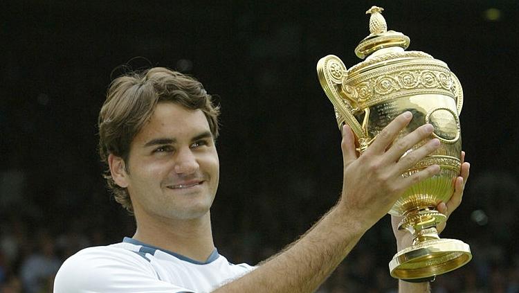 Roger Federer saat juara Wimbledon 2005.