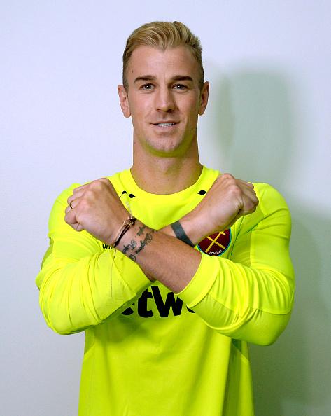 Joe Hart resmi menjadi pemain pinjaman West Ham United. Copyright: Arfa Griffiths/West Ham United via Getty Images