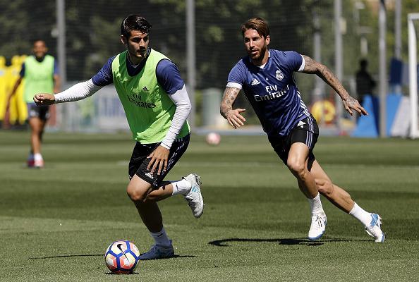 Alvaro Morata dan Sergio Ramos dalam sesi latihan di Real Madrid. Copyright: INDOSPORT