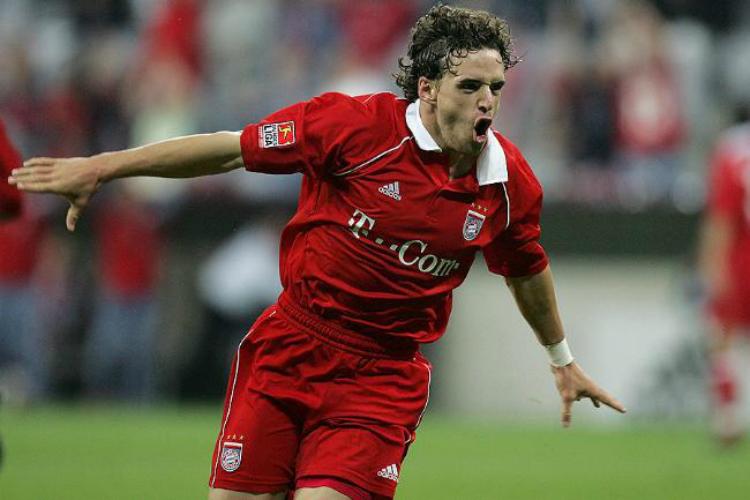 Owen Hargreaves kala membela Bayern Munchen. Copyright: Indosport