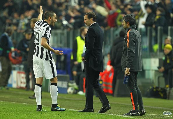 Bonucci dan Allegri kerap kali cekcok di pinggir lapangan. Copyright: INDOSPORT