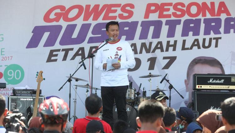 Imam Nahrawi saat memberikan pidato di acara Gowes Pesona Nusantara di Kabupaten Tanah Laut, Kalimantan Selatan. - INDOSPORT