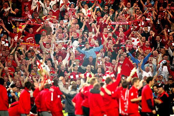 Suporter Liverpool yang hadir di Istanbul menyaksikan laga Liverpool vs AC Milan, 2005 silam. Copyright: INDOSPORT