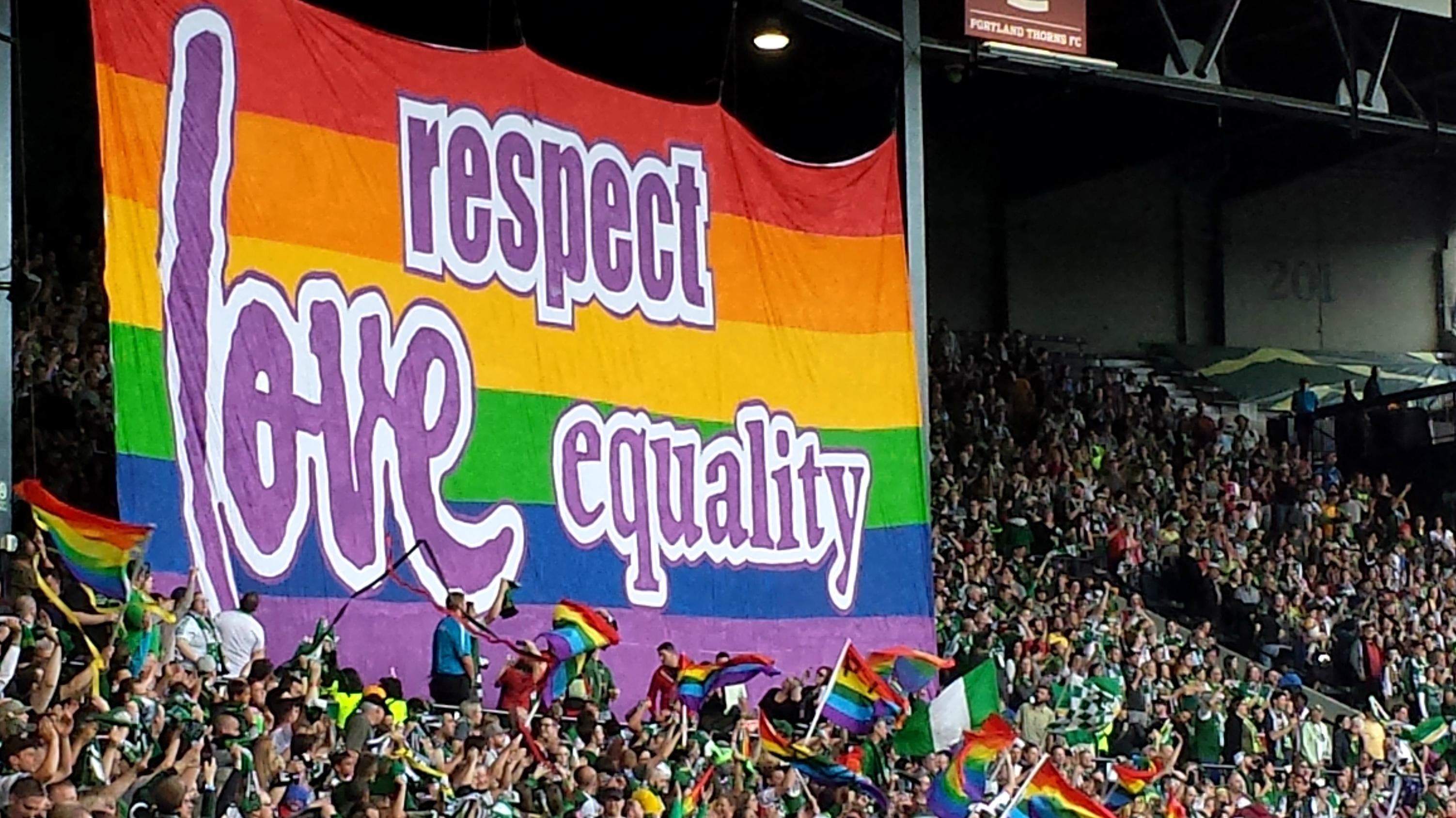 Pemain internasional Republik Ceko, Jakub Jankto, pada Senin (13/02/23) lalu menggemparkan dunia dengan secara terbuka mengakui jika adalah seorang gay.