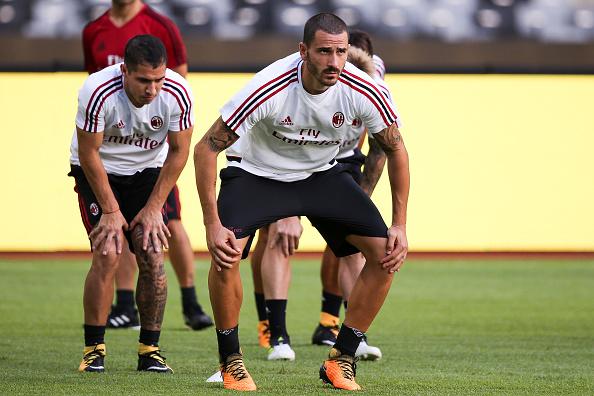 Leonardo Bonucci saat latihan bersama AC Milan. Copyright: INDOSPORT