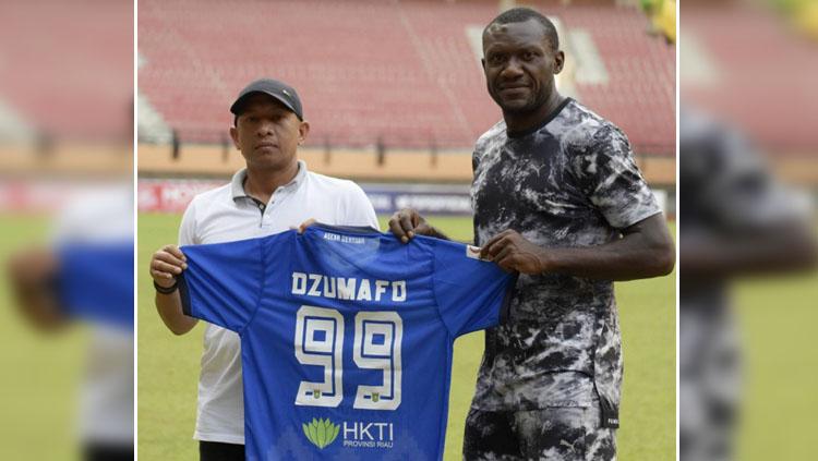 Nomor punggung Herman Dzumafo Epandi di PSPS Pekanbaru. Copyright: Instagrampspsofficial