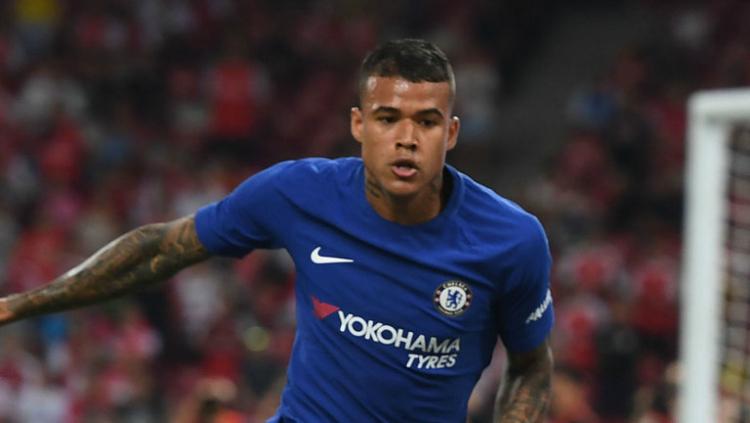 Kenedy bercanda dengan nada rasis saat berada di China. Copyright: Sky Sports