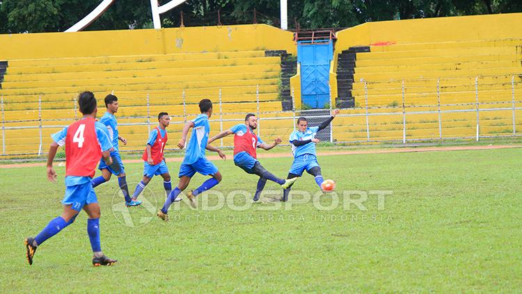 Latihan Semen Padang. Copyright: Taufik Hidayat/INDOSPORT