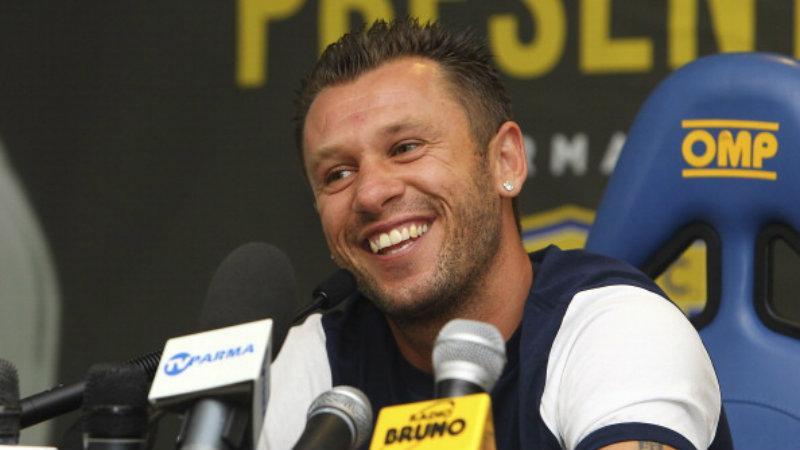 Antonio Cassano memutuskan pensiun dua kali hanya dalam waktu satu pekan. Copyright: INDOSPORT