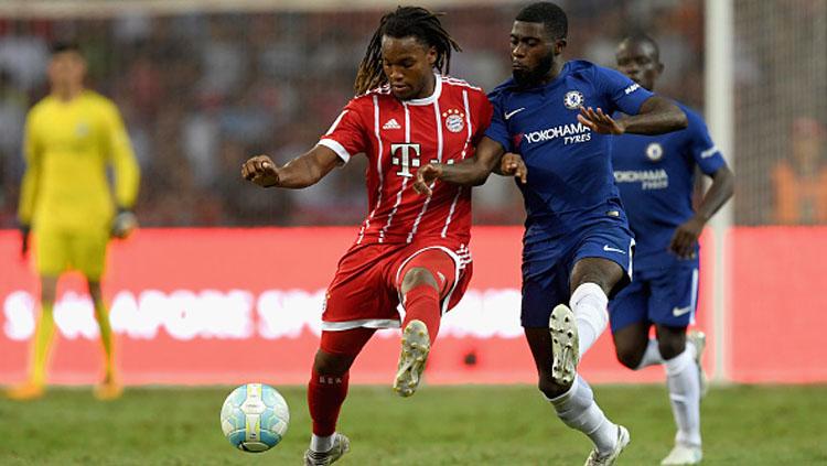 Renato Sanches saat melawan Chelsea di China. Copyright: Indosport.com