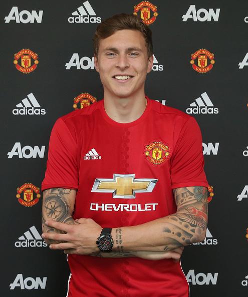 Manchester United resmi mendaratkan Victor Lindelof dari Benfica. Copyright: Getty Images