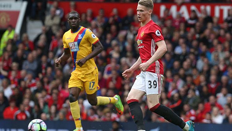 Gelandang muda Manchester United, Scott McTominay saat melawan Palace. Copyright: Indosport.com