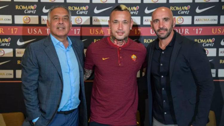 Radja Nainggolan resmi memperpanjang kontraknya selama 4 tahun bersama AS Roma. Copyright: asroma.com