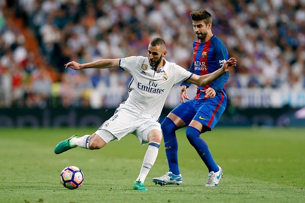 Karim Benzema (kiri) segera mendapat tawaran perpanjangan kontrak dari Real Madrid. Copyright: INDOSPORT