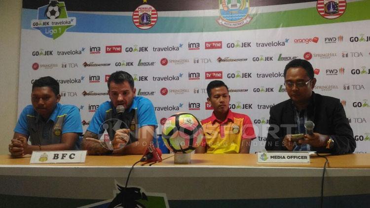 Bhayangkara FC dalam jumpa konferensi pers. Copyright: Zainal Hasan/INDOSPORT