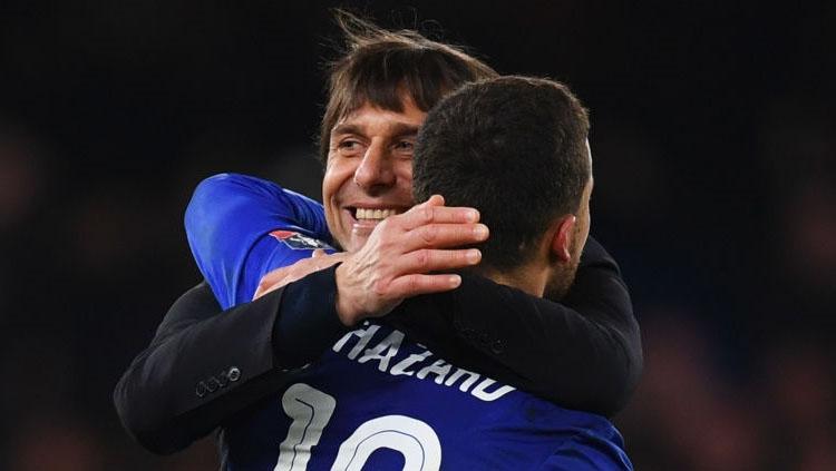 Eden Hazard dan Antonio Conte selebrasi pada laga Piala FA Cup. Copyright: INDOSPORT