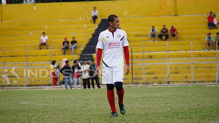 Kapten Semen Padang, Hengki Ardiles. Copyright: Taufik Hidayat/INDOSPORT