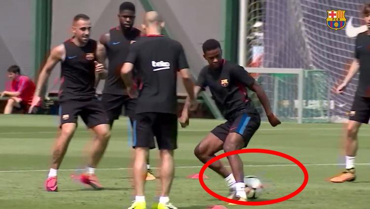 Semedo di sesi latihan Barcelona. Copyright: YouTube/FC Barcelona