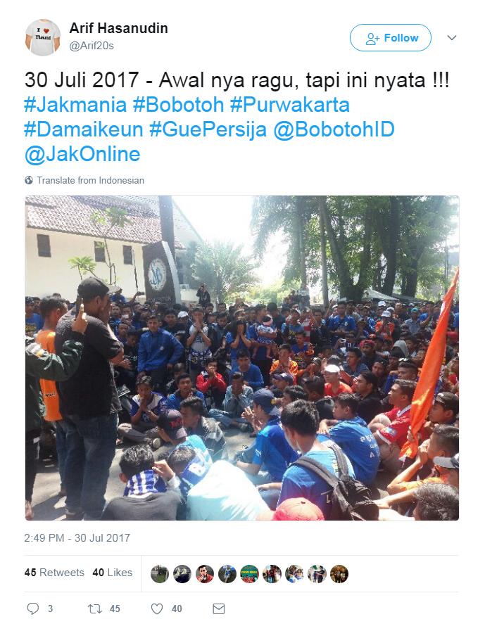 Boboroh dan Jakmania damai. Copyright: Twitter