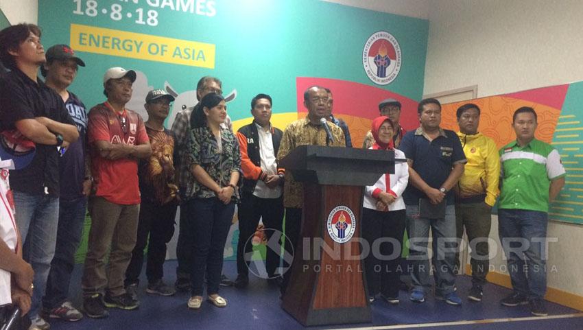 Kemenpora, pssi, perwakilan suporter di rapat persiapan islah antarsuporter. Copyright: Lanjar Wiratri/Indosport.com