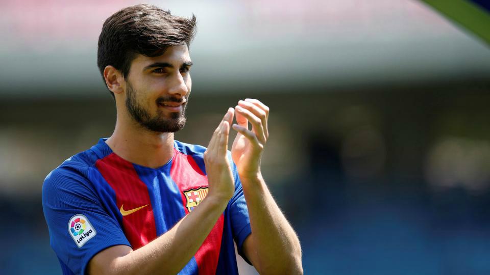 Andre Gomes, bintang muda Barcelona yang jarang dimainkan. Copyright: The Sun