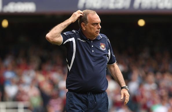 Avram Grant ketika masih melatih West Ham United. Copyright: INDOSPORT