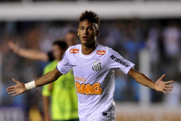 Neymar ketika masih membela Santos. Copyright: INDOSPORT