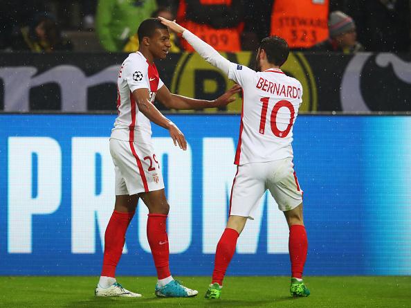 Kylian Mbappe dan Bernardo Silva saat bekerja sama di AS Monaco pada musim 2016/17 kemarin. Copyright: INDOSPORT