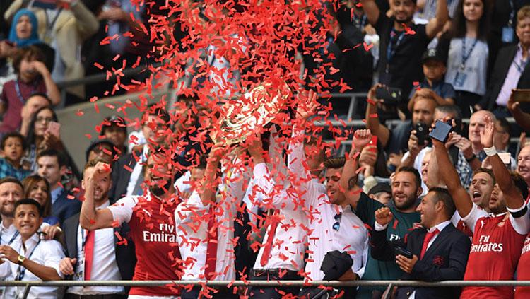 Kegembiraan pemain Arsenal juara Community Shield 2017.