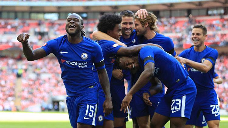 Selebrasi pemain Chelsea setelah Victor Moses berhasil mencetak gol pada menit ke-46