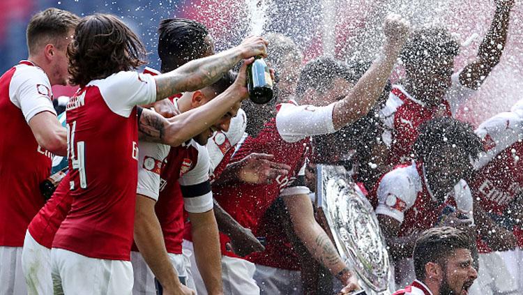 Kegembiraan pemain Arsenal juara Community Shield 2017.